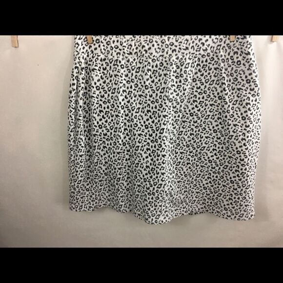 Baccini Skort  Cheetah Print  Sz 6 NWT - Picture 2 of 3